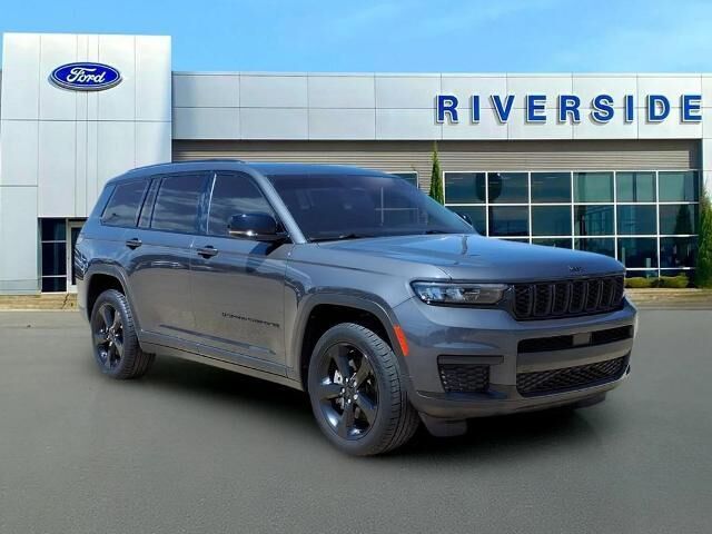 2021 Jeep Grand Cherokee L Laredo — photo 1 of 13
