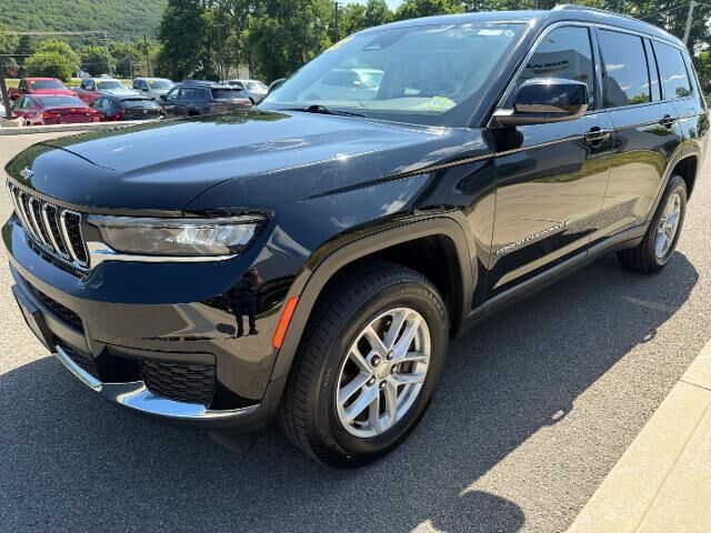 2022 Jeep Grand Cherokee L Laredo