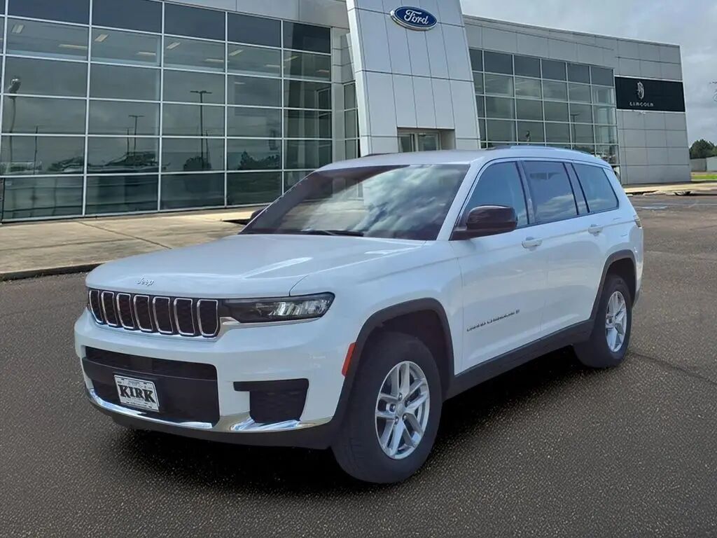 2023 Jeep Grand Cherokee L Laredo — photo 1 of 13