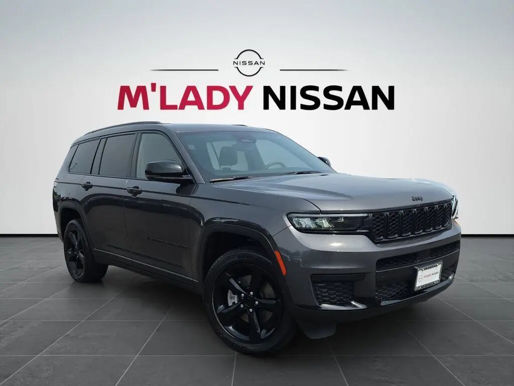 2023 Jeep Grand Cherokee L Altitude X — photo 1 of 13