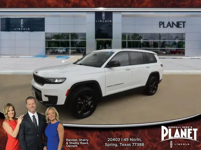 2021 Jeep Grand Cherokee L Laredo — photo 1 of 13
