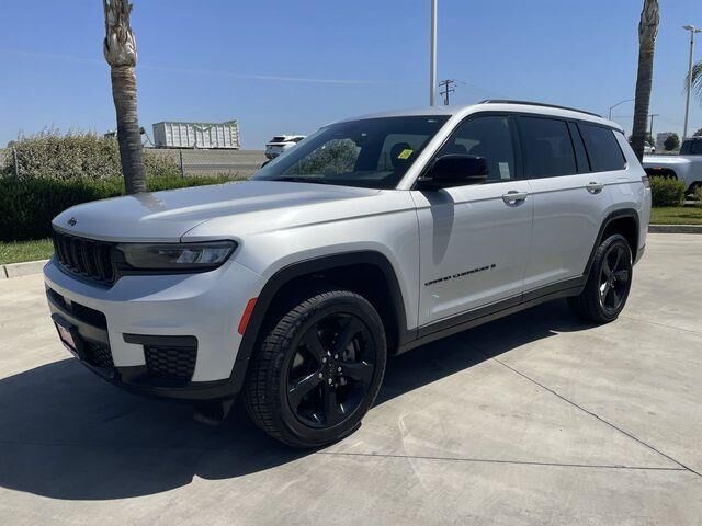 2023 Jeep Grand Cherokee L Laredo