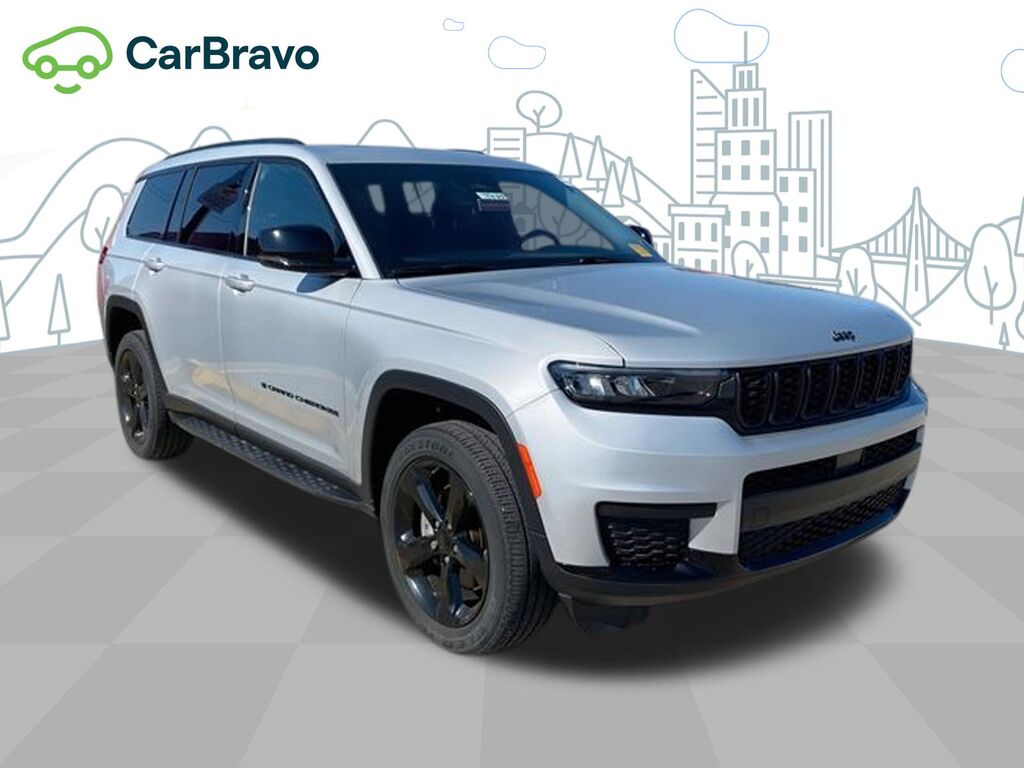 2022 Jeep Grand Cherokee L Altitude 4x4 — photo 1 of 2