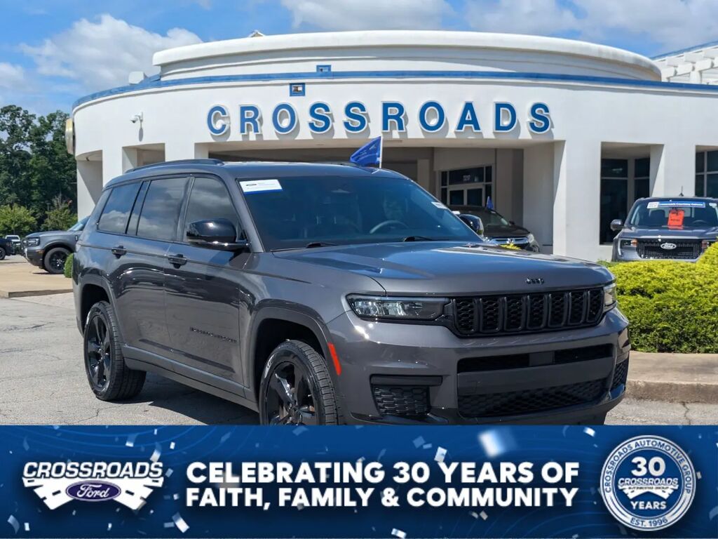 2023 Jeep Grand Cherokee L Laredo — photo 1 of 13