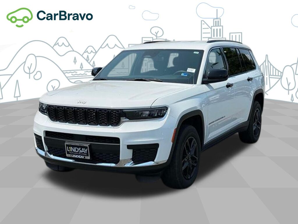 2024 Jeep Grand Cherokee L Laredo 4x4 — photo 1 of 5