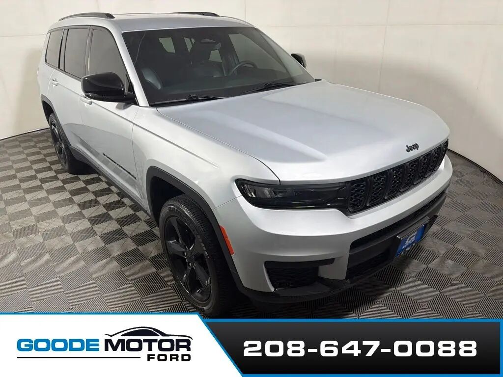 2023 Jeep Grand Cherokee L Laredo — photo 1 of 13