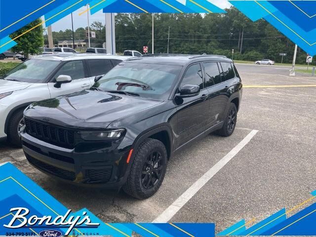 2025 Jeep Grand Cherokee L Laredo