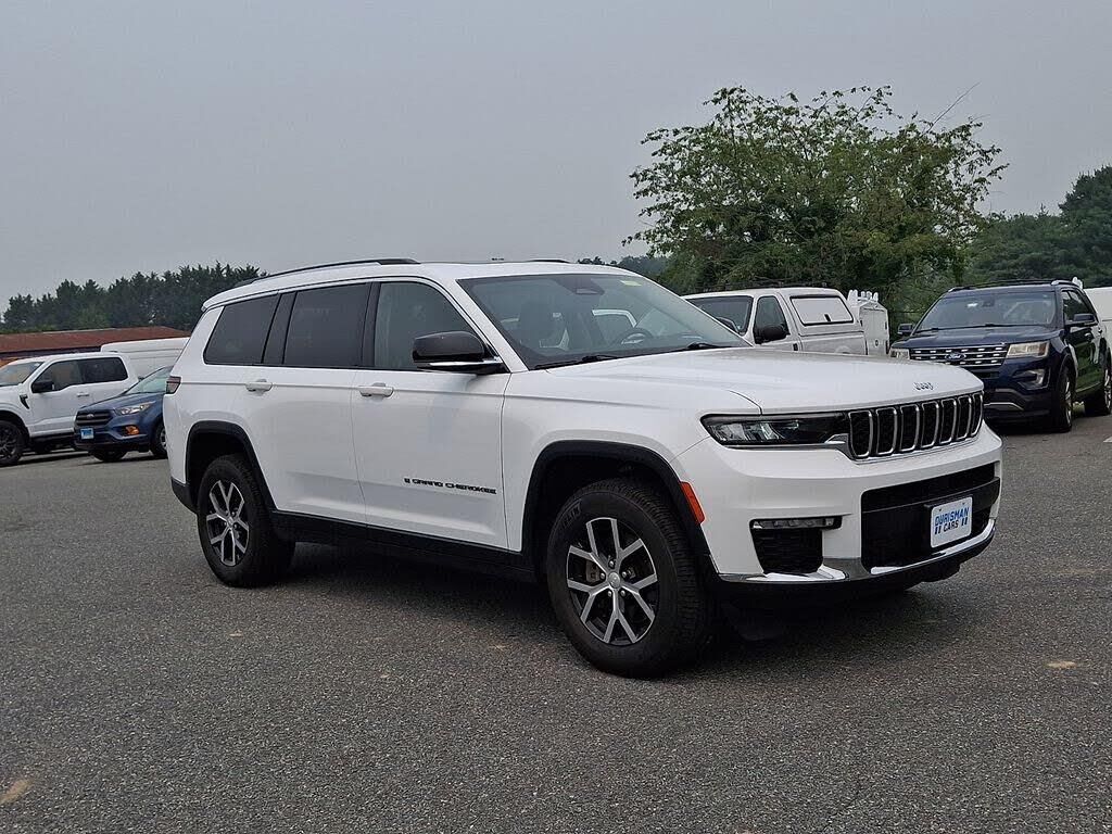 2023 Jeep Grand Cherokee L Limited — photo 1 of 1