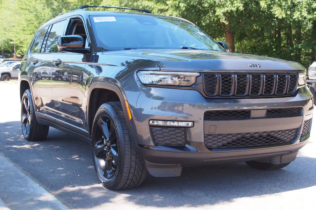 2024 Jeep Grand Cherokee L Limited — photo 1 of 13