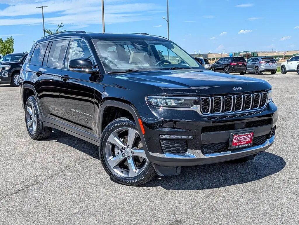 2021 Jeep Grand Cherokee L Limited — photo 1 of 13