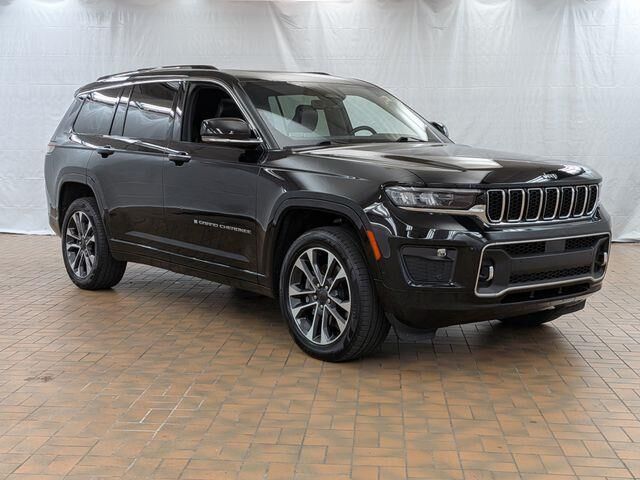 2021 Jeep Grand Cherokee L Overland — photo 1 of 13