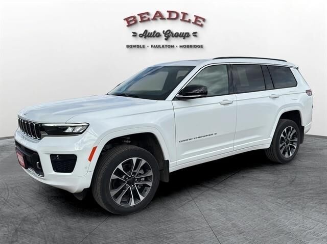 2025 Jeep Grand Cherokee L Overland — photo 1 of 13