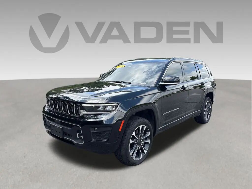 2023 Jeep Grand Cherokee L Overland — photo 1 of 13