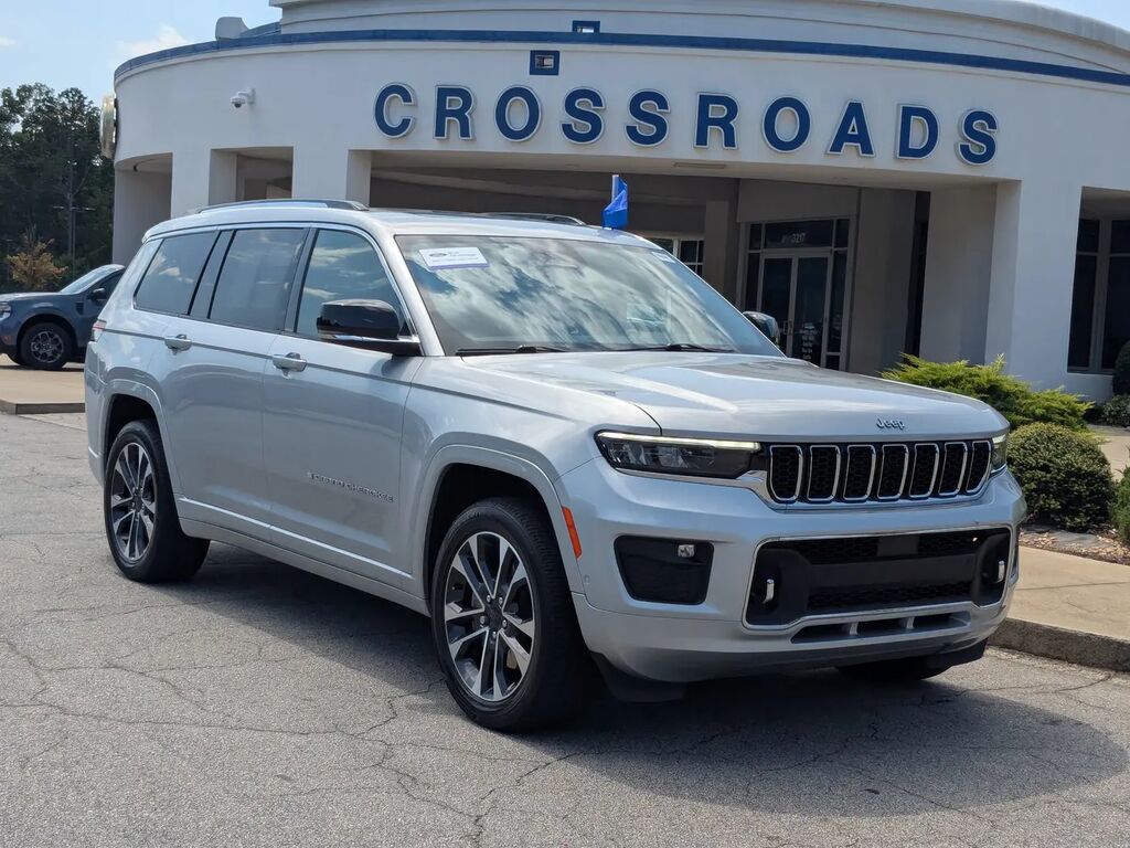 2023 Jeep Grand Cherokee L Overland — photo 1 of 13