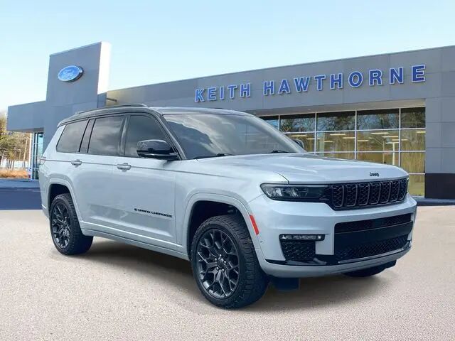 2023 Jeep Grand Cherokee L Summit — photo 1 of 13