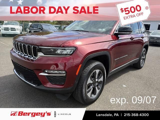 2022 Jeep Grand Cherokee 4xe — photo 1 of 13