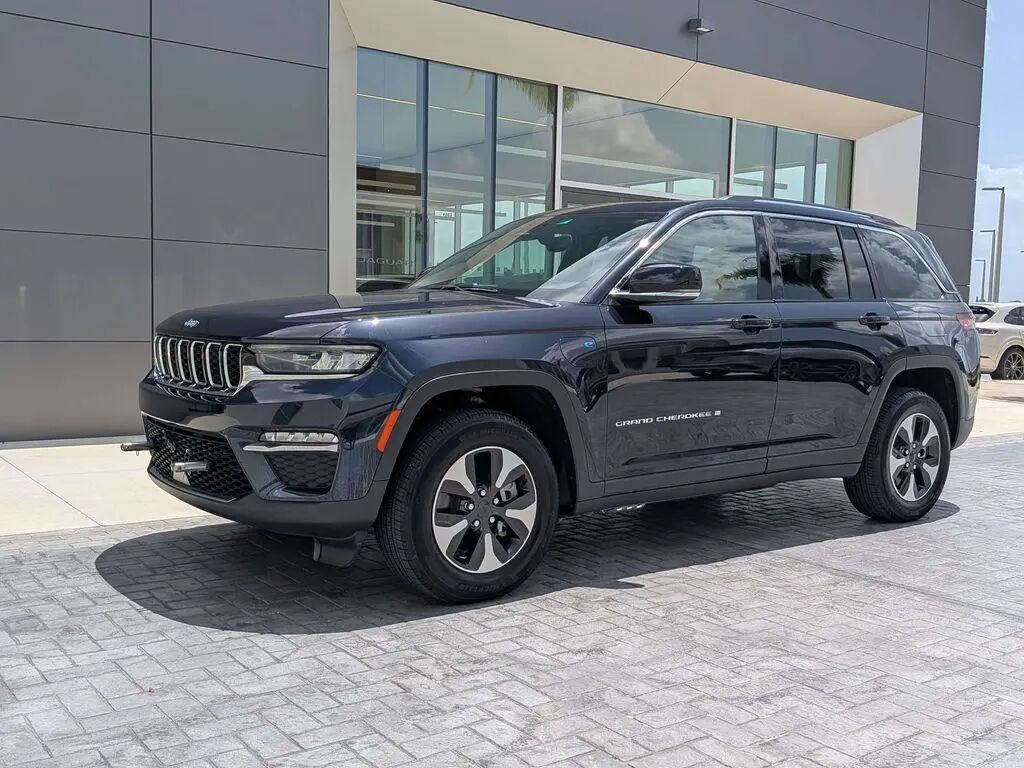 2024 Jeep Grand Cherokee Anniversary Edition 4xe — photo 1 of 13