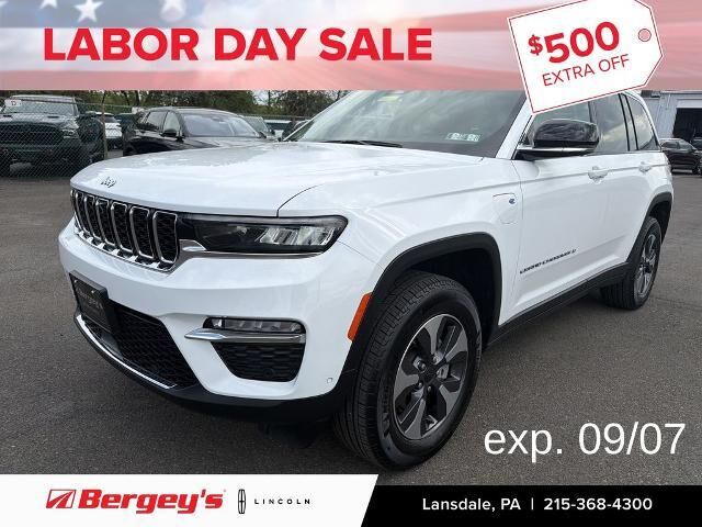 2022 Jeep Grand Cherokee 4xe — photo 1 of 13