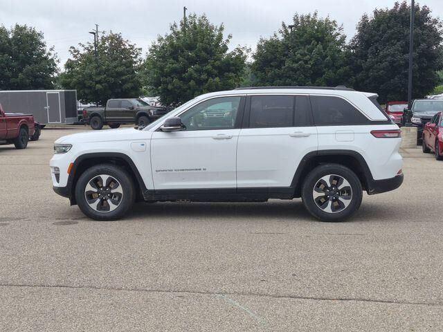 2024 Jeep Grand Cherokee 4xe — photo 1 of 12