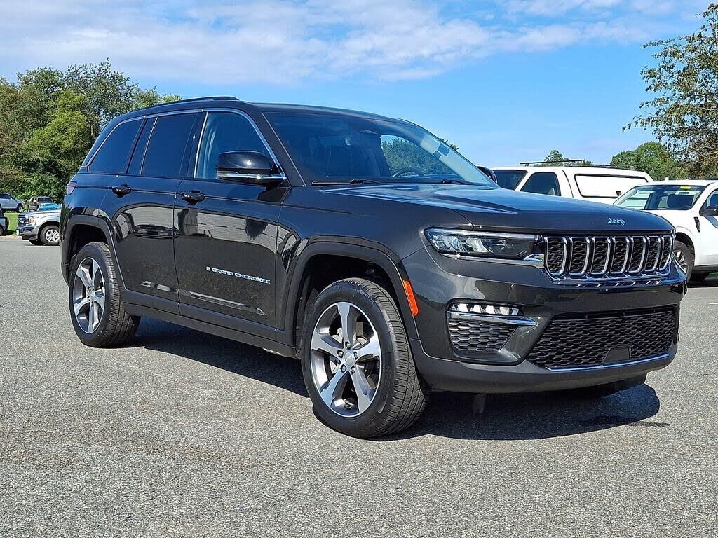 2024 Jeep Grand Cherokee Anniversary Edition 4xe — photo 1 of 1