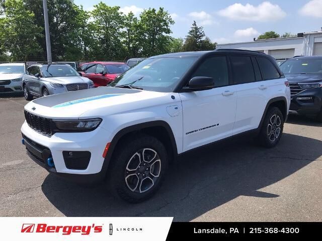 2023 Jeep Grand Cherokee Trailhawk 4xe Carb State Package