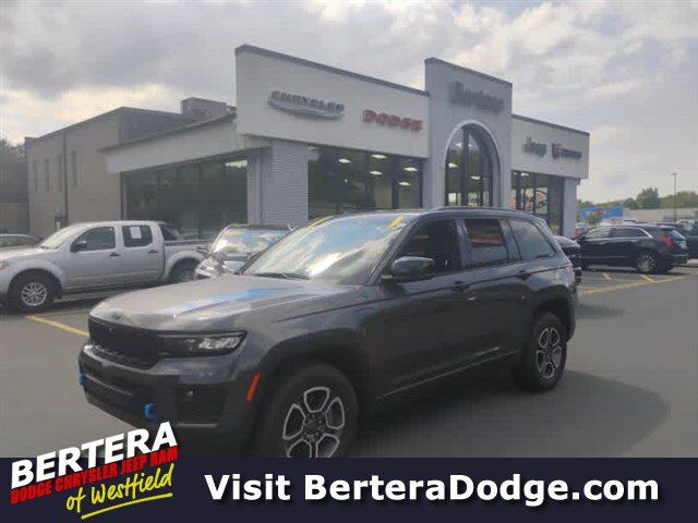 2022 Jeep Grand Cherokee 4xe Trailhawk