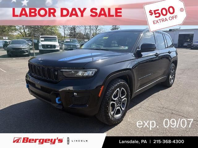 2022 Jeep Grand Cherokee Trailhawk 4xe — photo 1 of 13