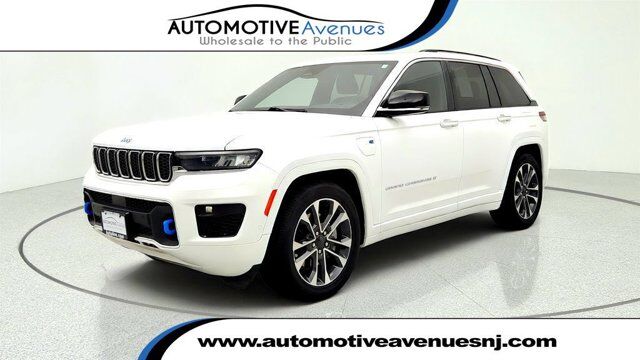 2023 Jeep Grand Cherokee 4xe Overland — photo 1 of 13