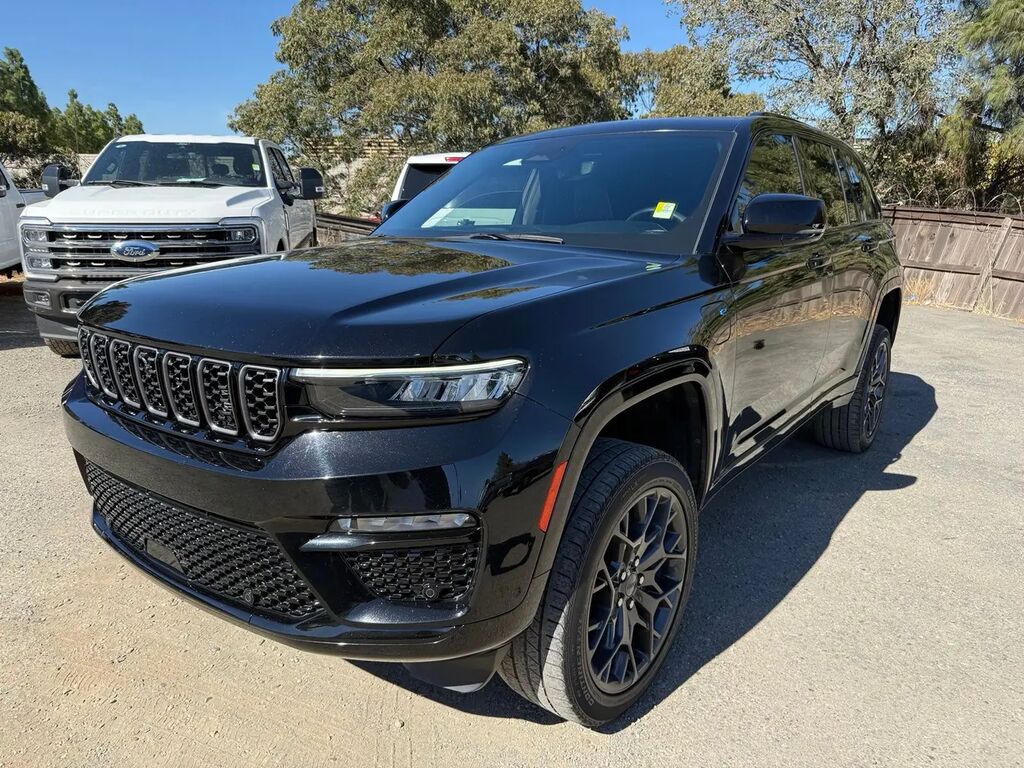 2023 Jeep Grand Cherokee Summit 4xe — photo 1 of 13