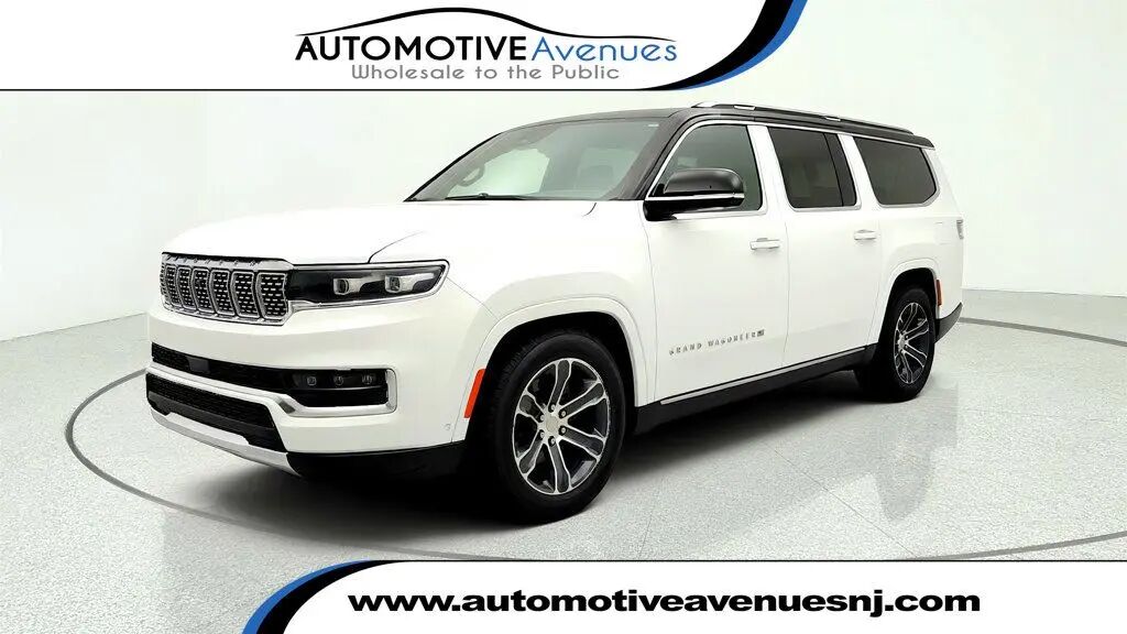 2023 Jeep Grand Wagoneer L Base — photo 1 of 13