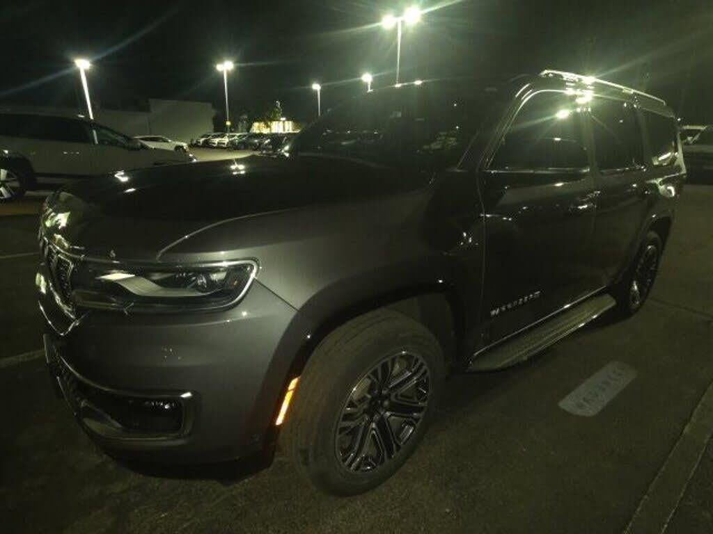 2023 Jeep Wagoneer Base — photo 1 of 1