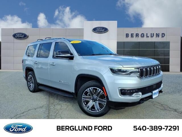 2023 Jeep Wagoneer Base