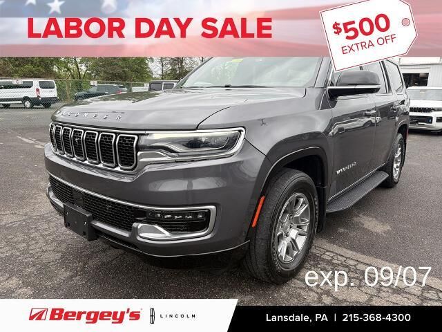2023 Jeep Wagoneer Base — photo 1 of 13