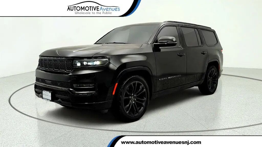 2022 Jeep Grand Wagoneer Series II — photo 1 of 13