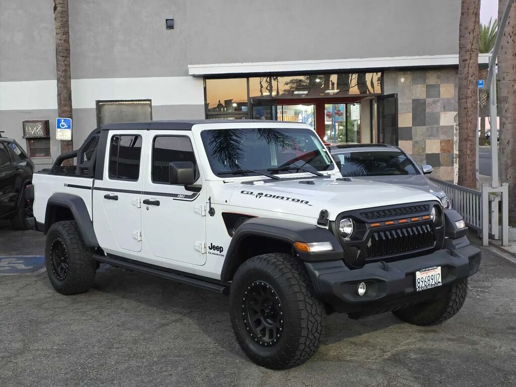 2020 Jeep Gladiator Sport — photo 1 of 13