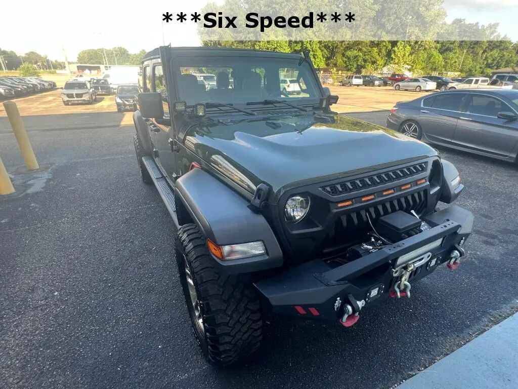 2023 Jeep Gladiator Sport — photo 1 of 13