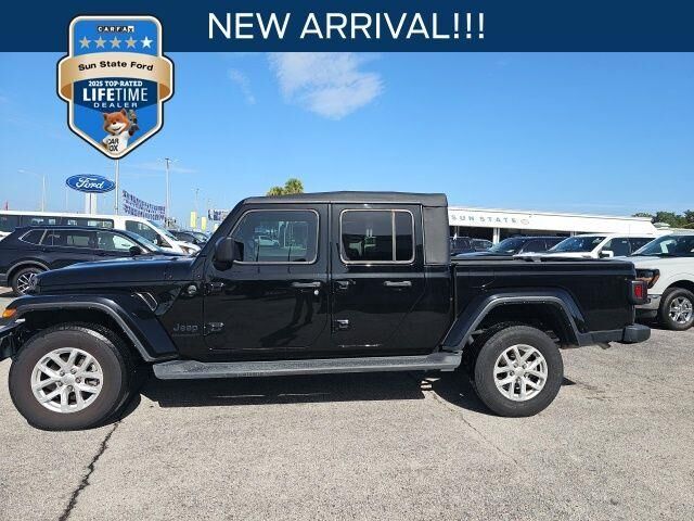 2023 Jeep Gladiator Sport