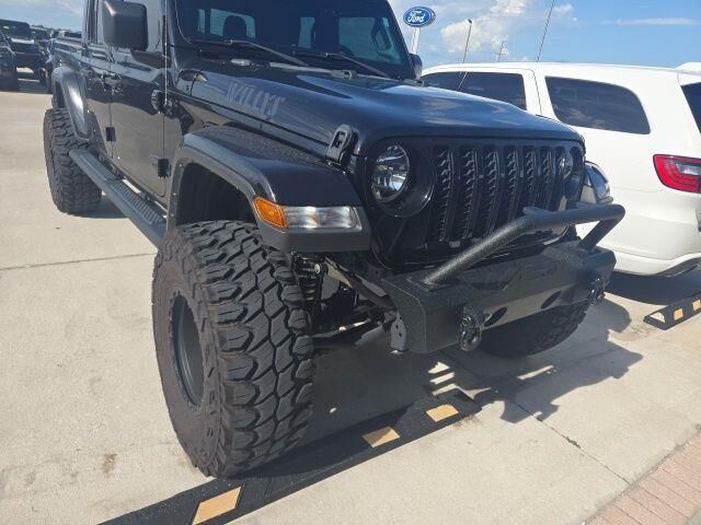 2023 Jeep Gladiator Sport