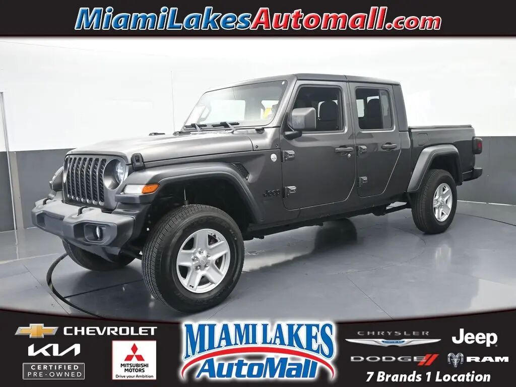 2020 Jeep Gladiator Sport Altitude — photo 1 of 13