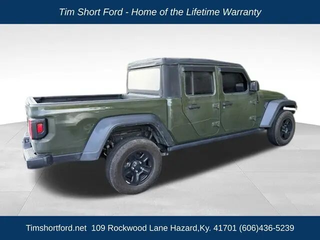 2022 Jeep Gladiator Sport