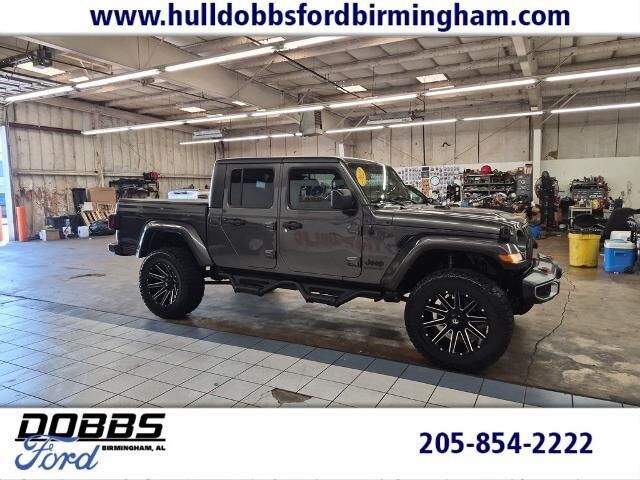 2022 Jeep Gladiator Sport