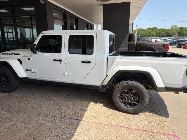 2024 Jeep Gladiator Sport