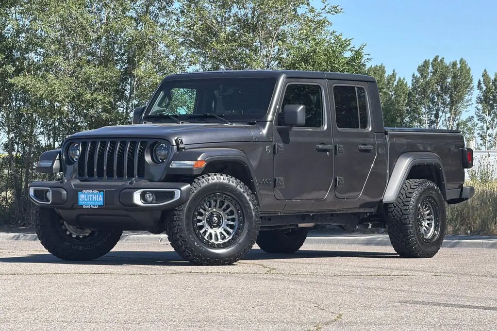 2023 Jeep Gladiator Sport — photo 1 of 13
