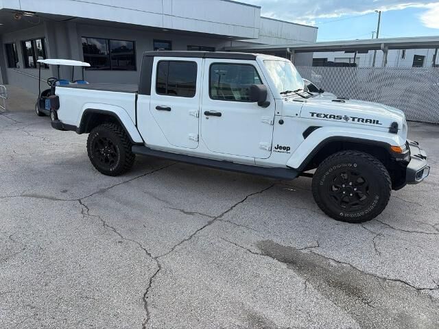 2022 Jeep Gladiator Sport
