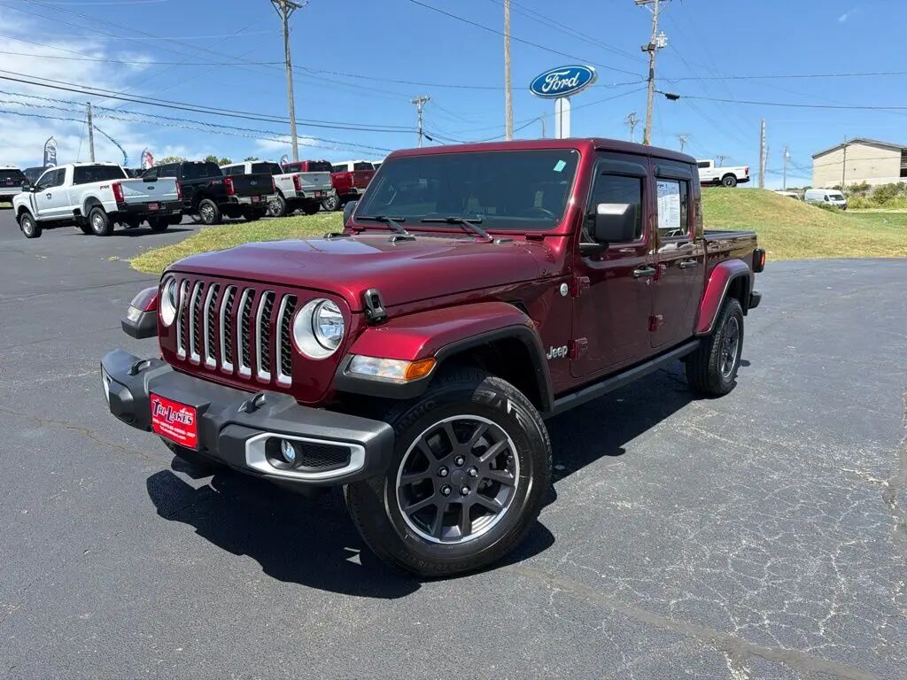 2022 Jeep Gladiator Overland — photo 1 of 13