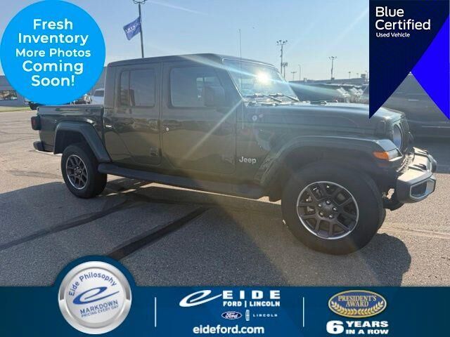 2023 Jeep Gladiator Overland