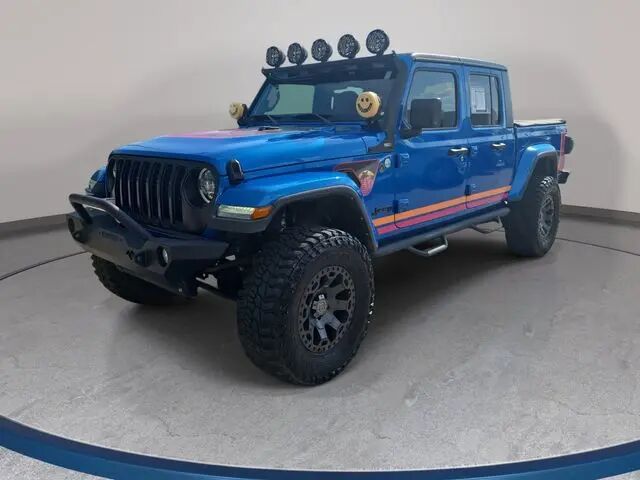 2023 Jeep Gladiator Overland — photo 1 of 13