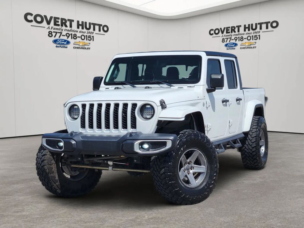 2020 Jeep Gladiator Overland — photo 1 of 13