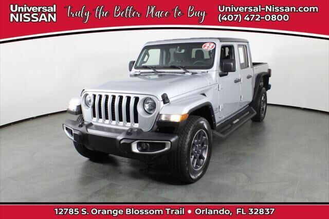 2023 Jeep Gladiator Overland — photo 1 of 13