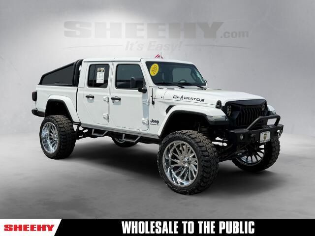 2020 Jeep Gladiator Overland — photo 1 of 13